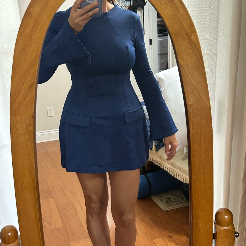 Chic Navy Long-Sleeve Dress